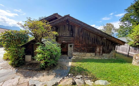 Le Hameau: Wood, Cottage, Rural Area, Roof, Hut, Natural Material, Thatching, Village, Log Cabin, Shed