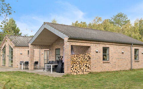 Evtim - 275M from the Sea: Wood, Cottage, Siding, Log Cabin, Wood Stain, Hardwood, Plank, Lumber, Natural Material, Garden Buildings