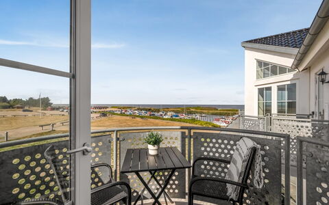 Tarm 689: Apartment, Balcony, Aluminium