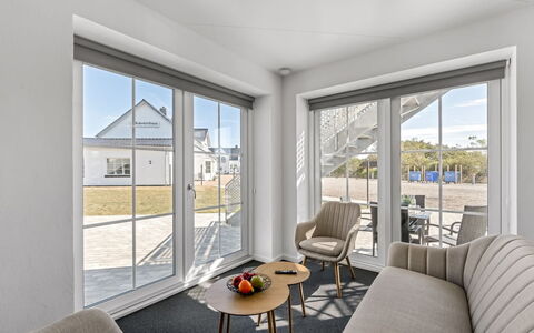 Apsolon - 50M to the Fjord: Daytime, Composite Material, Hardwood, Daylighting, Design, Plank, Siding, Aluminium, Balcony