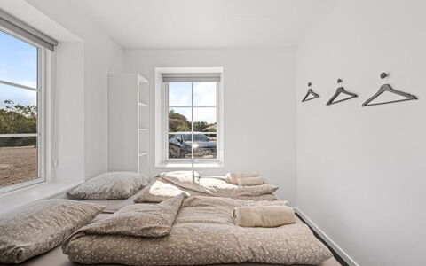 Apsolon - 50M to the Fjord: Wall, Wood, Bedroom, Floor, Ceiling, Interior Design, Flooring, Bed, Home, Bed Sheet