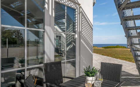 Apsolon - 50M to the Fjord: Composite Material, Metal, Shade, Daylighting, Glass, Balcony, Aluminium, Outdoor Furniture