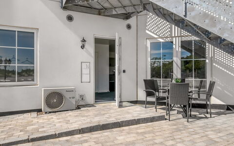 Apsolon - 50M to the Fjord: Home, Composite Material, Door, Stairs, Handrail, Concrete, Shade, Estate, Balcony, Deck