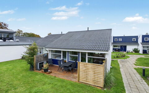 Kielo - 700M from the Sea: House, Residential Area, Home, Roof, Shade, Cottage, Lawn, Estate, Yard, Garden