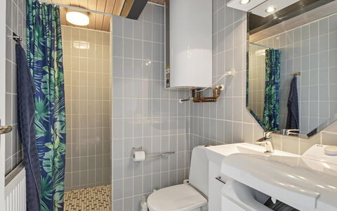 Kielo - 700M from the Sea: Bathroom, Plumbing Fixture, Interior Design, Flooring, Toilet, Bathroom Sink, Toilet Seat, Sink, Floor, Tap