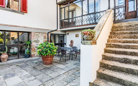 Podere degli Ulivi: Swimming Pool, Outdoor Furniture, Garden, Furniture, Resort, Shade, Eco Hotel, Backyard, Leisure, Chair