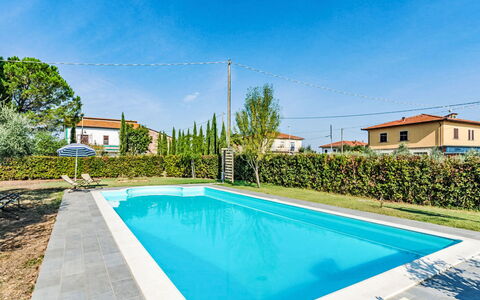 Podere degli Ulivi: Swimming Pool, Outdoor Furniture, Garden, Furniture, Resort, Shade, Eco Hotel, Backyard, Leisure, Chair