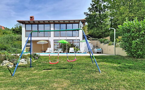 Pod Meloni: Garden, Shade, Outdoor Play Equipment, Lawn, Landscaping, Backyard, Yard, Park, Villa, Artificial Turf