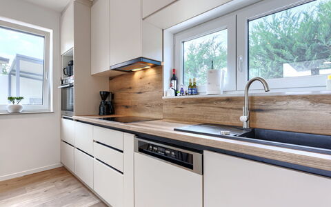 Veronica: Kitchen, Countertop, Kitchen Appliance, Flooring, Wood, Interior Design, Major Appliance, Home Appliance, Cabinetry, Floor