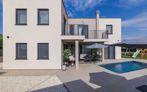 Veronica: Facade, Residential Area, Home, Door, Estate, Balcony, Villa, Courtyard, Design, Driveway