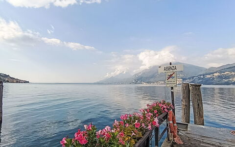 Casa al Lago: Sky, Mountainous Landforms, Water, Body Of Water, Mountain, Cloud, Mountain Range, Coastal And Oceanic Landforms, Hill, Sea