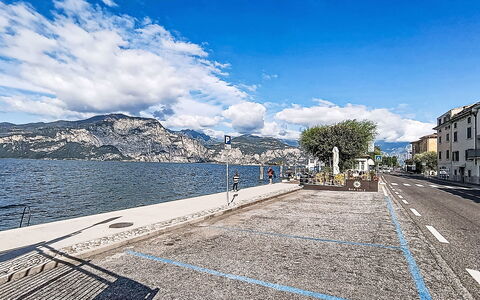 Casa al Lago: Sky, Mountainous Landforms, Mountain, Hill, Cloud, Mountain Range, Coastal And Oceanic Landforms, Lake, Coast, Ridge