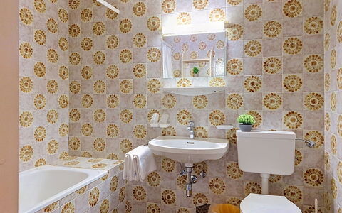 Sankt Ulrich am Pillersee 648: Yellow, Plumbing Fixture, Bathroom, Flooring, Interior Design, Floor, Toilet Seat, Bathroom Sink, Toilet, Plumbing