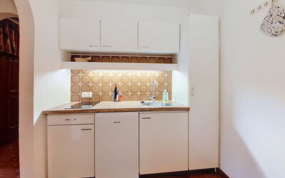 Accommodation:&nbsp;Margarite 648.8