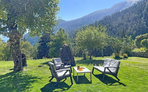 Les Pensées: Apartment, Resort, Swimming Pool, Condominium, Balcony, Hotel, Eco Hotel, Villa, Houseplant