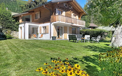 Les Pensées: Apartment, Resort, Swimming Pool, Condominium, Balcony, Hotel, Eco Hotel, Villa, Houseplant
