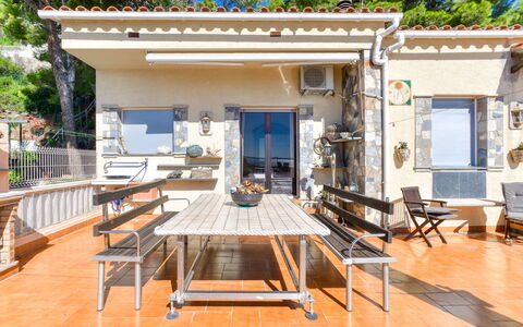 Sta.barbara: Apartment, Resort, Swimming Pool, Condominium, Balcony, Hotel, Eco Hotel, Villa, Houseplant