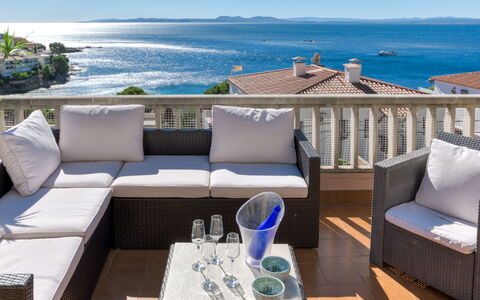 Sta.barbara: Apartment, Resort, Swimming Pool, Condominium, Balcony, Hotel, Eco Hotel, Villa, Houseplant