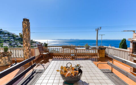 Sta.barbara: Apartment, Resort, Swimming Pool, Condominium, Balcony, Hotel, Eco Hotel, Villa, Houseplant