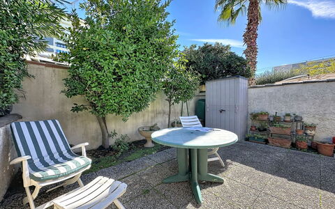 La Placette: Apartment, Resort, Swimming Pool, Condominium, Balcony, Hotel, Eco Hotel, Villa, Houseplant