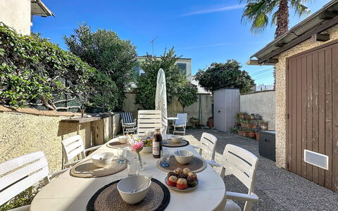 La Placette: Apartment, Resort, Swimming Pool, Condominium, Balcony, Hotel, Eco Hotel, Villa, Houseplant
