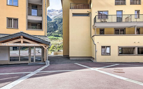 Terrasses de Termignon: Apartment, Resort, Swimming Pool, Condominium, Balcony, Hotel, Eco Hotel, Villa, Houseplant