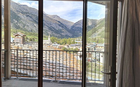 Terrasses de Termignon: Apartment, Resort, Swimming Pool, Condominium, Balcony, Hotel, Eco Hotel, Villa, Houseplant