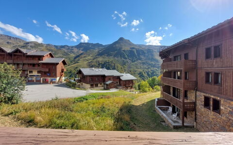 Le Hameau des Airelles: Apartment, Resort, Swimming Pool, Condominium, Balcony, Hotel, Eco Hotel, Villa, Houseplant