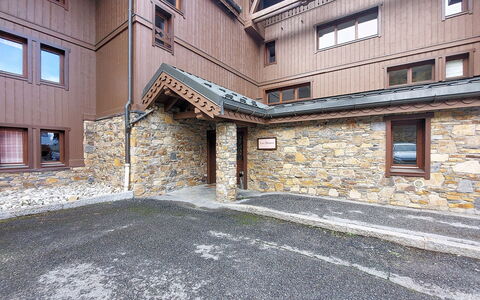 Le Hameau des Airelles: Apartment, Resort, Swimming Pool, Condominium, Balcony, Hotel, Eco Hotel, Villa, Houseplant