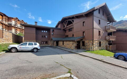 Le Hameau des Airelles: Apartment, Resort, Swimming Pool, Condominium, Balcony, Hotel, Eco Hotel, Villa, Houseplant