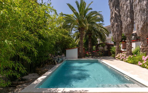Botanica: Apartment, Resort, Swimming Pool, Condominium, Balcony, Hotel, Eco Hotel, Villa, Houseplant