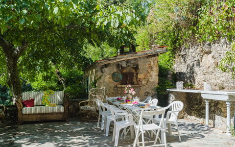 Casa Il Noce: Apartment, Resort, Swimming Pool, Condominium, Balcony, Hotel, Eco Hotel, Villa, Houseplant