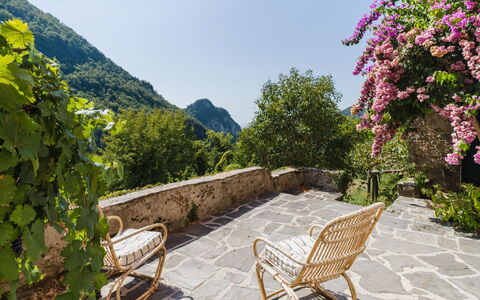 Casa Il Noce: Apartment, Resort, Swimming Pool, Condominium, Balcony, Hotel, Eco Hotel, Villa, Houseplant