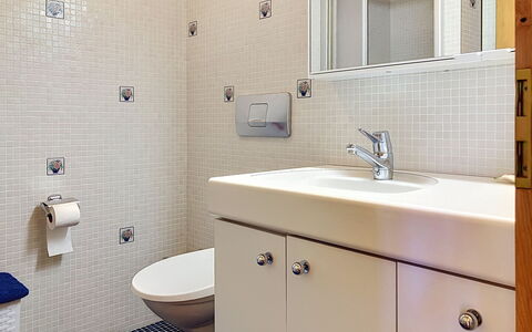 Chalet Perry: Bathroom, Plumbing Fixture, Interior Design, Bathroom Sink, Wall, Flooring, Sink, Floor, Bathroom Cabinet, Mirror
