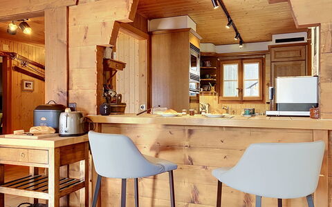 Chalet Perry: Furniture, Flooring, Wood, Interior Design, Floor, Chair, Kitchen, Bar Stool, Ceiling, Table