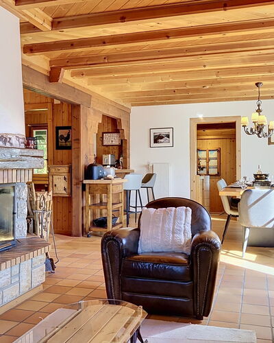 Chalet Perry: Furniture, Interior Design, Wood, Chair, Ceiling, Room, Table, Flooring, Living Room, Floor