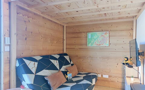 Clos du Savoy: Wood, Flooring, Floor, Interior Design, Wood Stain, Room, Hardwood, Ceiling, Plank, Plywood