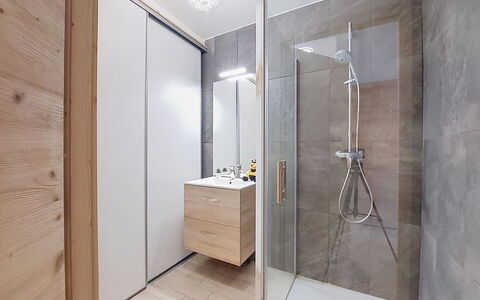 Clos du Savoy: Flooring, Floor, Wood, Plumbing Fixture, Interior Design, Bathroom Cabinet, Bathroom, Plumbing, Door, Room