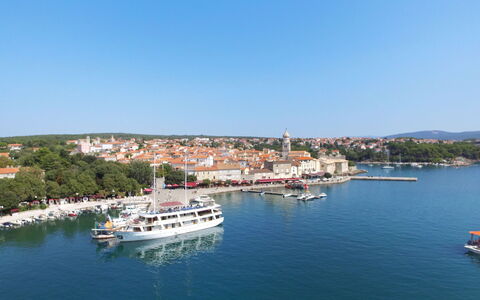 Mateja: Boat, Water, Body Of Water, Watercraft, Waterway, Channel, Coastal And Oceanic Landforms, Ship, Boats And Boating--Equipment And Supplies, Sea