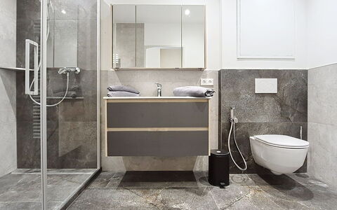 Radstadt 26: Flooring, Plumbing Fixture, Floor, Interior Design, Bathroom Cabinet, Bathroom, Toilet, Mirror, Toilet Seat, Sink