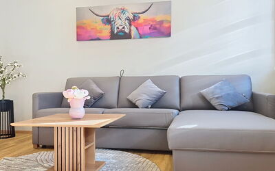 Radstadt 26: Furniture, Couch, Interior Design, Flooring, Wood, Floor, Living Room, Cushion, Throw Pillow, Pillow