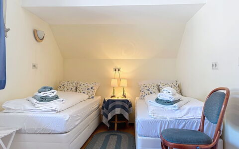 Wohlfühlnest St. Michael: Bedroom, Bed, Interior Design, Textile, Floor, Furniture, Flooring, Bed Sheet, Linens, Bedding