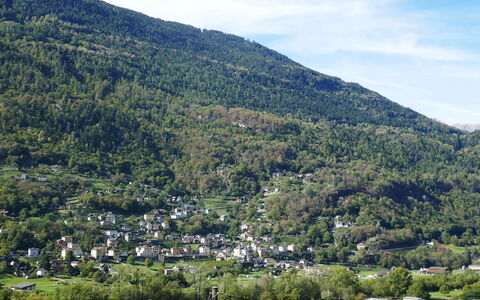 Valserhaus: Mountainous Landforms, Mountain, Nature, Hill, Vegetation, Highland, Landscape, Rural Area, Hill Station, Residential Area