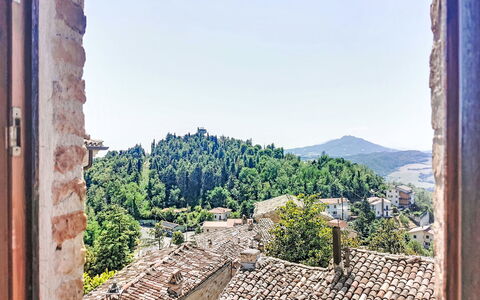Dimora Castello: Brick, Estate, Garden, Suburb, Driveway, Landscaping, Yard, Hacienda, Farmhouse, Backyard
