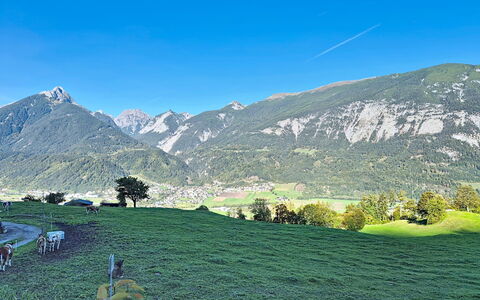 Oberladstätter: Mountainous Landforms, Mountain, Grass, Hill, Mountain Range, Highland, Grassland, Landscape, Hill Station, Valley
