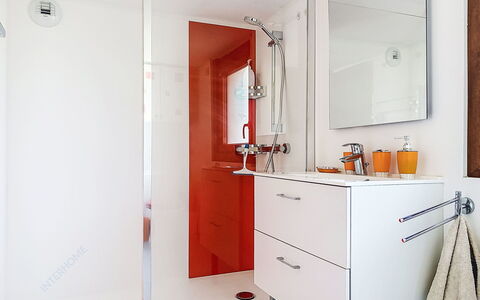 La Cabrette: Plumbing Fixture, Flooring, Interior Design, Floor, Bathroom, Bathroom Cabinet, Plumbing, Cabinetry, Door, Bathroom Sink