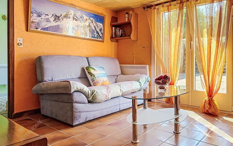 La Cabrette: Furniture, Interior Design, Flooring, Floor, Couch, Wall, Wood, Room, Living Room, Ceiling