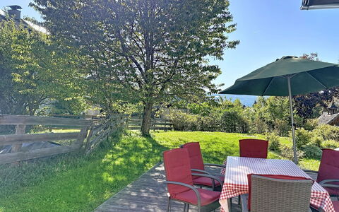 Ferienhaus Huber: Shrub, Furniture, Garden, Land Lot, Groundcover, Lawn, Chair, Outdoor Furniture, Spring