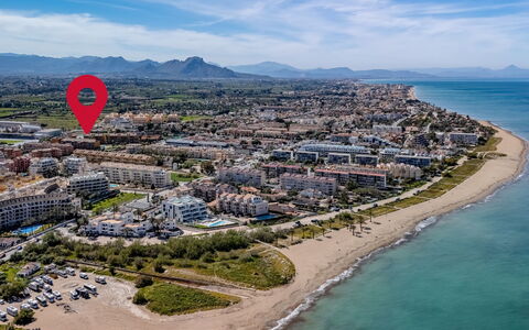 Puerta del Tenis: Coast, Sea, Residential Area, Beach, Horizon, Coastal And Oceanic Landforms, Shore, Ocean, Apartment, Bay