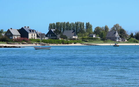 Au Coin des 3 Feux: Water Resources, Waterway, Boat, Coastal And Oceanic Landforms, Watercraft, Coast, Sea, Lake, Channel, Cottage